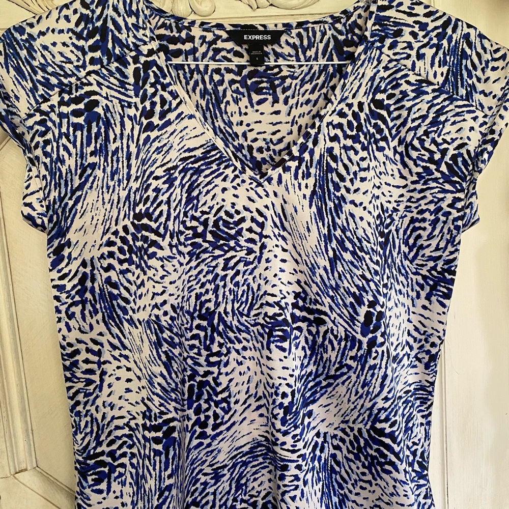 Express Gramercy tee
